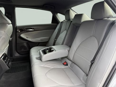 Used 2020 Toyota Avalon Limited w/ Advanced Safety Package FWD image 22