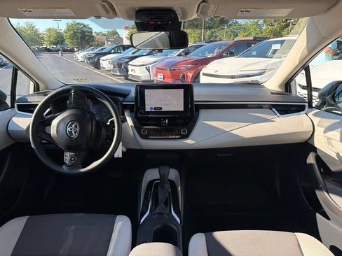 Used 2025 Toyota Corolla LE FWD image 14
