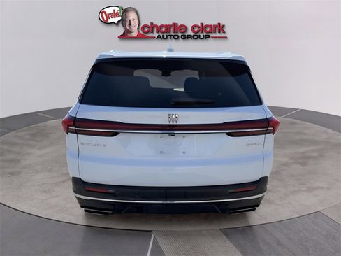 Used 2025 Buick Enclave Preferred image 5