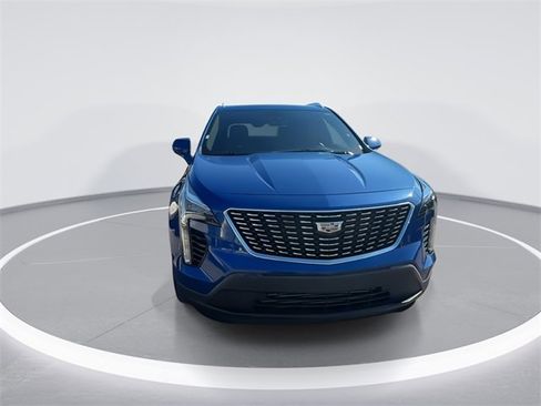 Used 2023 Cadillac XT4 Luxury w/ Cold Weather Package image 3