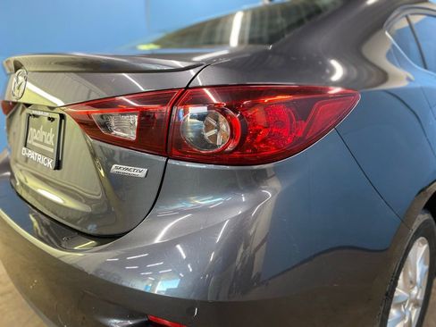 Used 2015 MAZDA MAZDA3 i Touring w/ Technology Package image 12