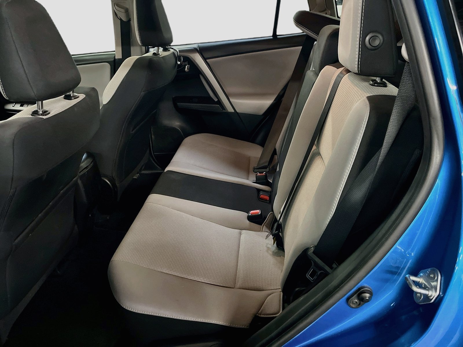 Used 2017 Toyota RAV4 XLE FWD image 24