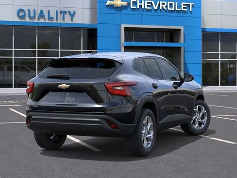 New 2026 Chevrolet Trax LS w/ LS Convenience Package FWD image 4