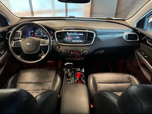Used 2019 Kia Sorento SX w/ SX Touring Package AWD/4WD image 9