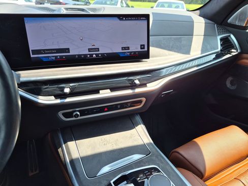 Used 2026 BMW X7 M60i AWD/4WD image 23