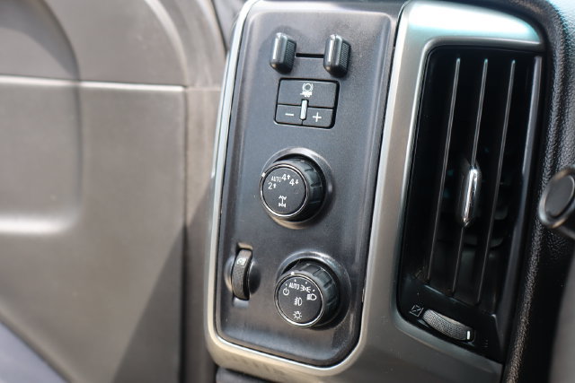 Used 2018 Chevrolet Silverado 1500 LT w/ All Star Edition AWD/4WD image 24