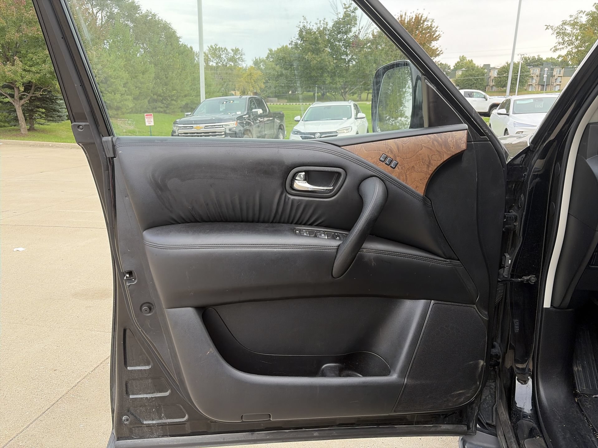 Used 2022 Nissan Armada SL w/ Captain's Chairs Package AWD/4WD image 24