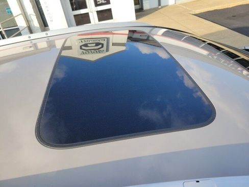 Used 2017 Honda CR-V Touring image 9