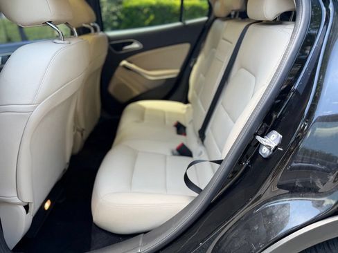 Used 2019 Mercedes-Benz GLA 250 image 13