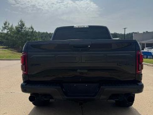 Used 2018 Ford F150 Raptor w/ Equipment Group 802A Luxury image 4