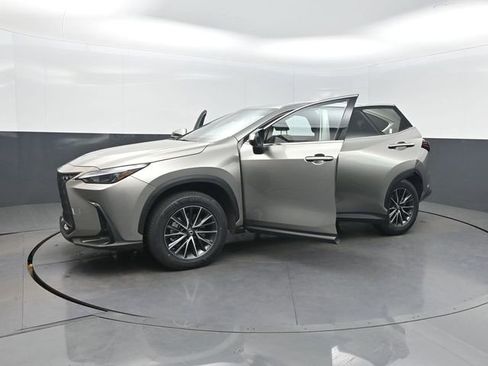 Used 2023 Lexus NX 250 FWD w/ Towing Package (2000 Lbs) image 39