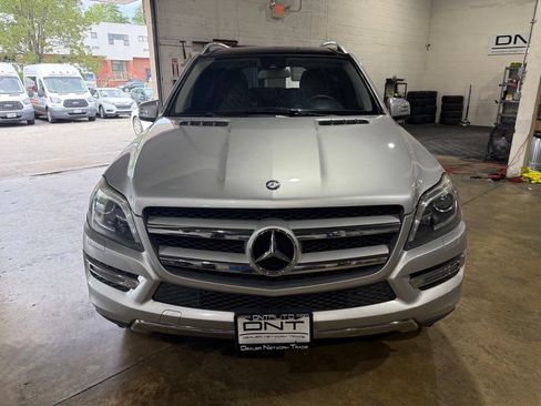 Used 2013 Mercedes-Benz GL 450 4MATIC w/ Premium 1 Pkg image 2