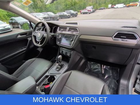 Used 2021 Volkswagen Tiguan SE FWD image 30