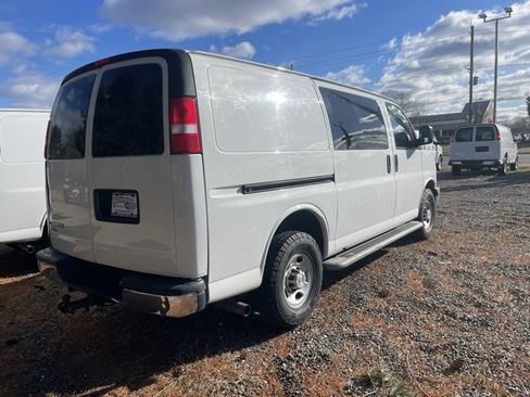 Used 2019 Chevrolet Express 2500 w/ Driver Convenience Package image 6