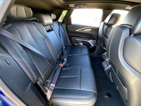 New 2026 Cadillac Lyriq V image 31