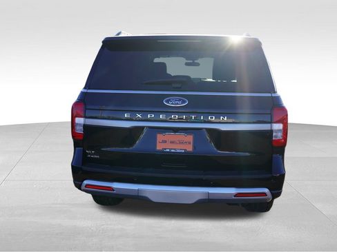 Certified 2024 Ford Expedition XLT image 6