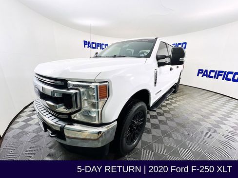 Used 2020 Ford F250 XLT w/ FX4 Off-Road Package image 3