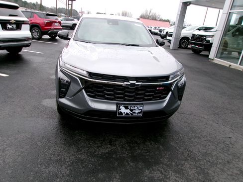 New 2026 Chevrolet Trax RS w/ Driver Confidence Package image 8