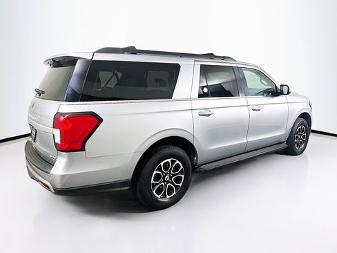 Used 2024 Ford Expedition Max XLT image 9