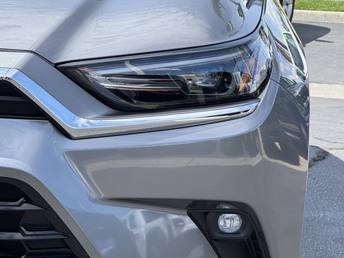 Used 2026 Toyota Grand Highlander Limited image 6