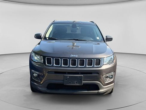 Used 2018 Jeep Compass Latitude w/ Popular Equipment Group AWD/4WD image 3
