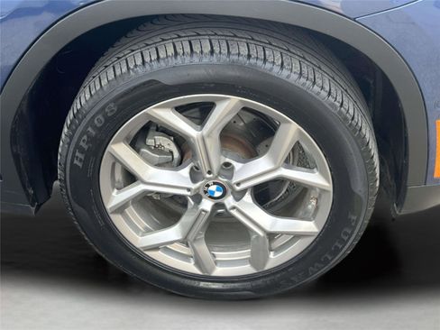 Used 2023 BMW X4 xDrive30i w/ Parking Assistance Package image 9