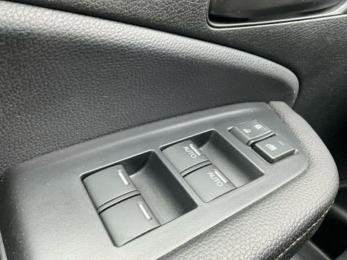 Used 2025 Honda Ridgeline Sport image 22