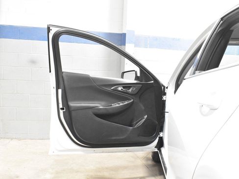 Used 2024 Chevrolet Malibu LT FWD image 9