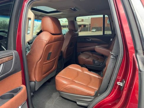 Used 2018 Cadillac Escalade Premium Luxury image 14