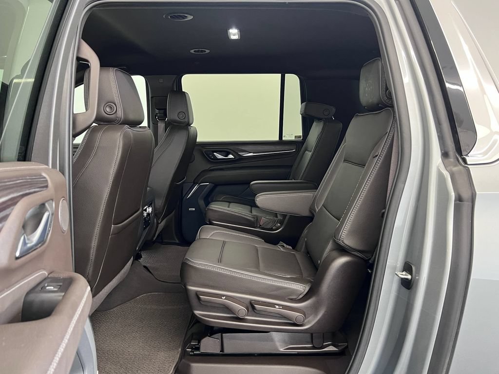 Used 2023 GMC Yukon XL Denali AWD/4WD image 21