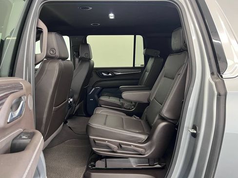 Used 2023 GMC Yukon XL Denali AWD/4WD image 21