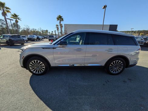 Certified 2022 Lincoln Aviator Reserve w/ Equipment Group 201A image 8