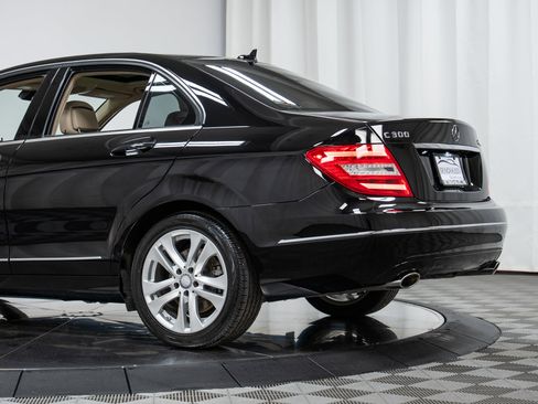 Used 2014 Mercedes-Benz C 300 4MATIC Sedan image 29
