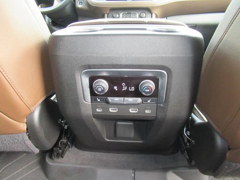 Used 2021 Chevrolet Tahoe High Country w/ Premium Package AWD/4WD image 38