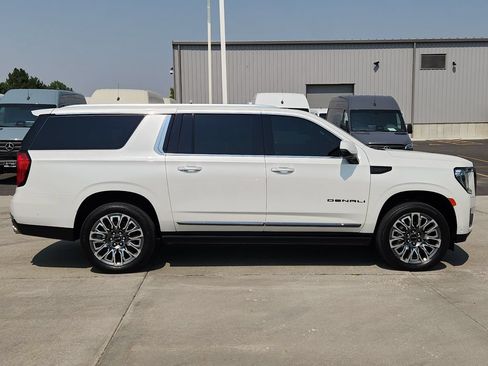 Used 2023 GMC Yukon XL Denali Ultimate w/ LPO, Floor Liner Package AWD/4WD image 47