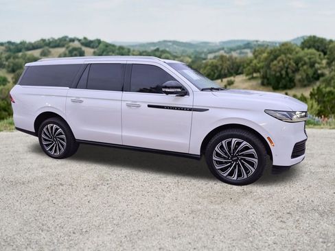 Used 2025 Lincoln Navigator L Black Label AWD/4WD image 14