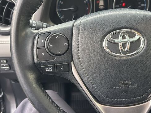Used 2018 Toyota RAV4 Limited image 17