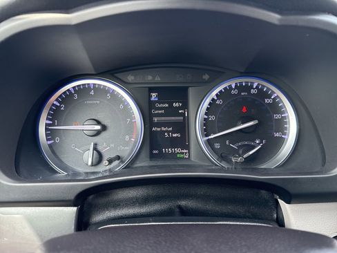 Used 2019 Toyota Highlander XLE image 14