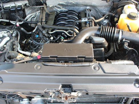 Used 2014 Ford F150 XLT w/ Equipment Group 302A Luxury AWD/4WD image 46
