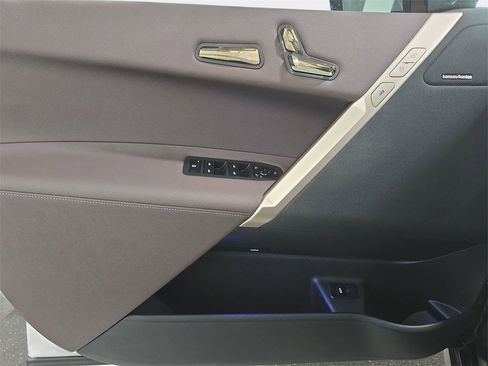 Used 2024 BMW iX xDrive50 w/ Premium Package image 26