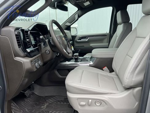 New 2026 Chevrolet Silverado 1500 LTZ w/ Z71 Off-Road Package AWD/4WD image 32