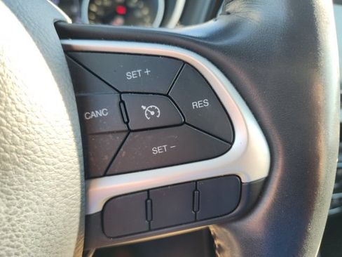 Used 2020 Jeep Compass Latitude AWD/4WD image 24