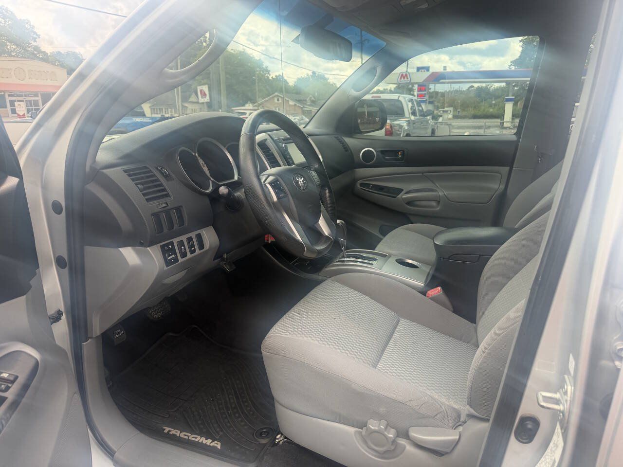 Used 2013 Toyota Tacoma PreRunner w/ SR5 Pkg RWD image 2