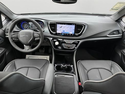 New 2026 Chrysler Pacifica Limited w/ S Appearance Package image 17