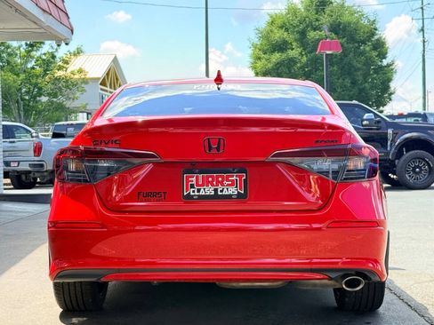 Used 2025 Honda Civic Sport image 4