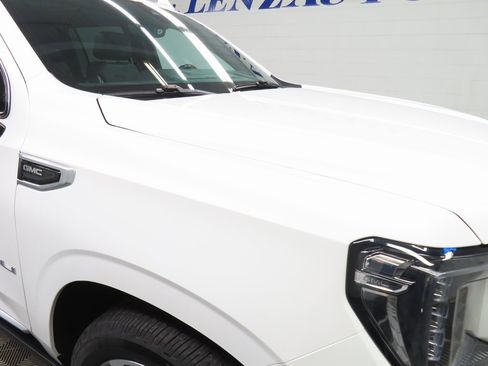 Used 2021 GMC Yukon XL Denali w/ Denali Premium Package image 31