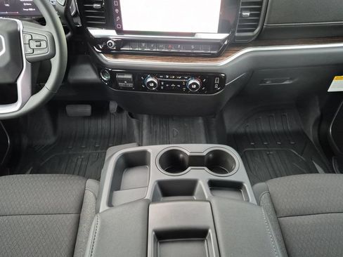 New 2026 GMC Sierra 2500 SLE w/ SLE Value Package; AWD/4WD image 13