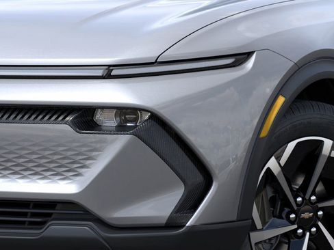 New 2026 Chevrolet Equinox EV LT image 34