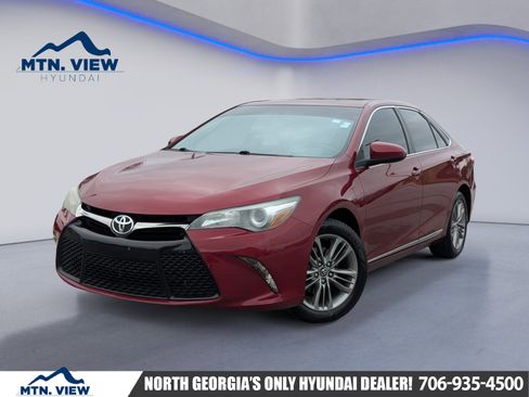Used 2016 Toyota Camry SE w/ Moonroof Package image 1