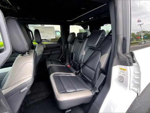 New 2026 Ford Bronco Outer Banks AWD/4WD image 10